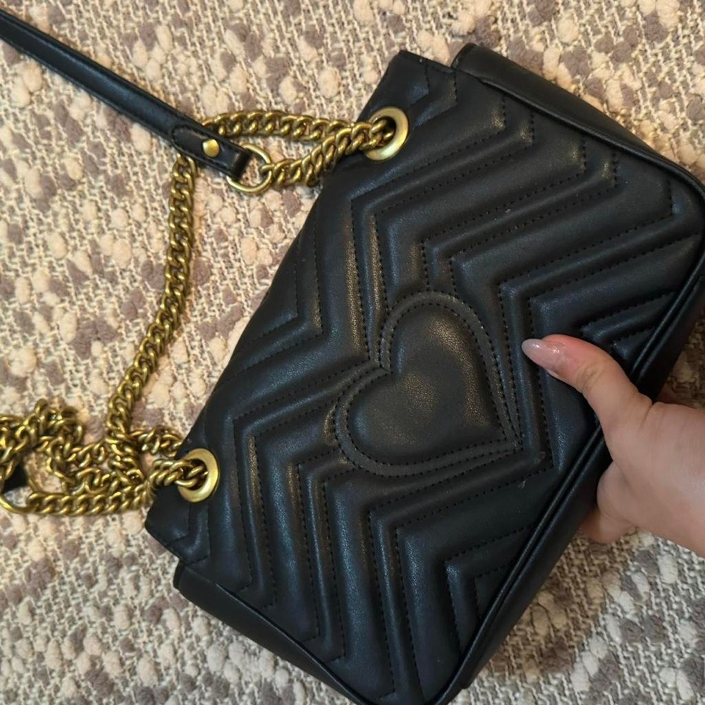 Gucci Quilted Black Shoulder Bag with Gold Chain 🖤 - Picture 2 of 2